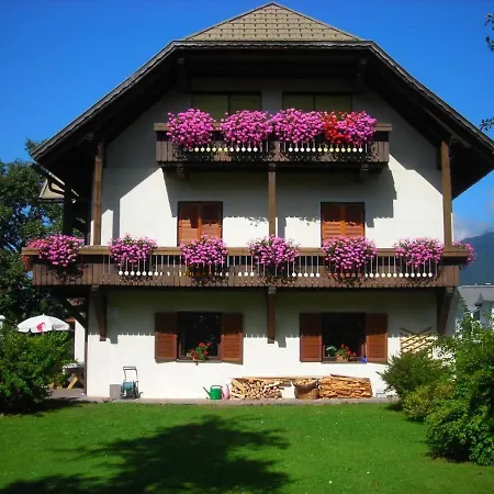 Blom Apartment *